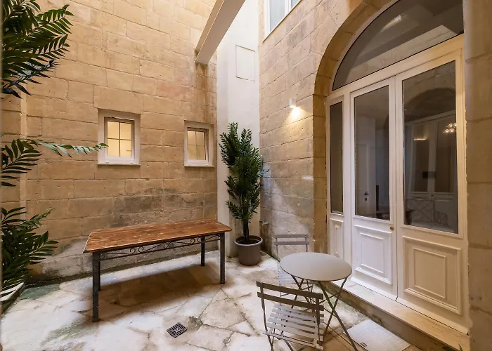 Harbour Mansion Apartment