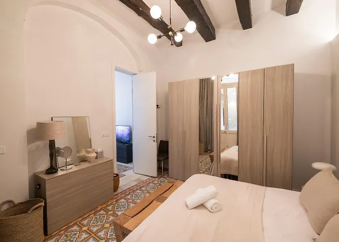 Harbour Mansion Apartment *