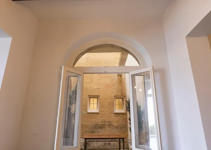 Harbour Mansion Apartment