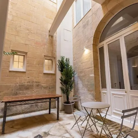 Harbour Mansion Апартаменты Биргу