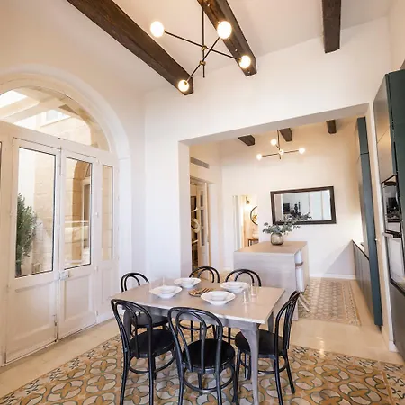 Harbour Mansion *