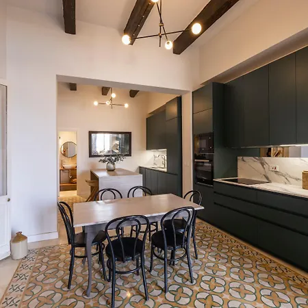 Harbour Mansion Апартаменты