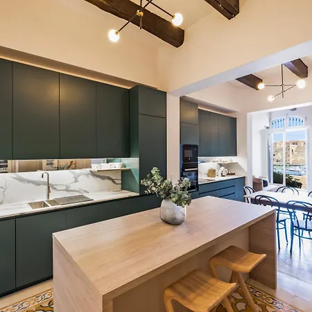 Harbour Mansion Apartment