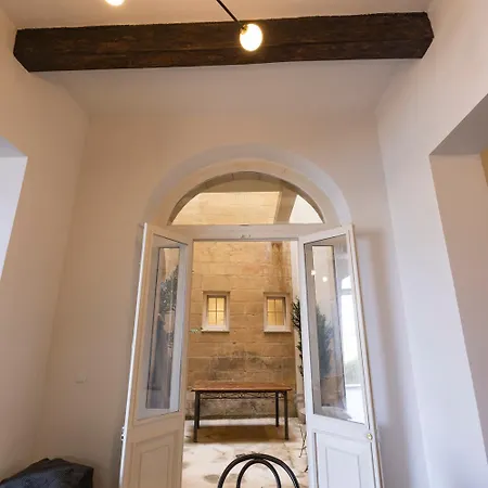 Harbour Mansion Apartment
