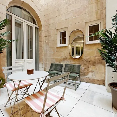 Harbour Mansion Apartment
